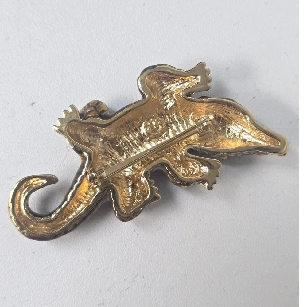 St. John Gold Tone Alligator Brooch Red Rhinestone Eyes Animal Pin‎ 2